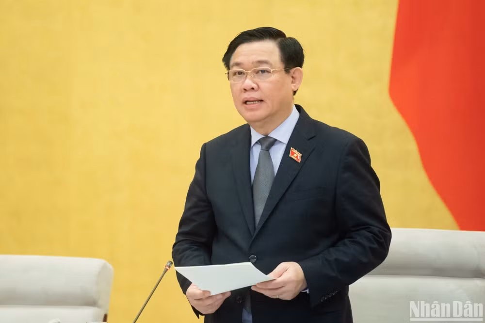 Chủ tịch Quốc hội Vương Đình Huệ phát biểu khai mạc phiên họp. (Ảnh: DUY LINH)