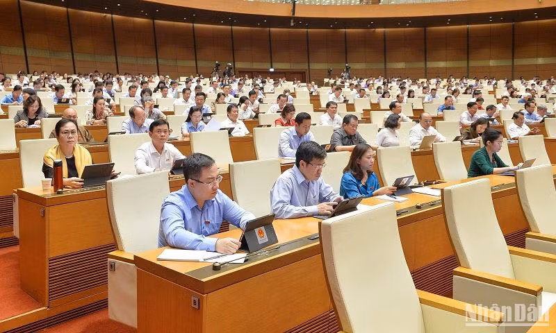 Các đại biểu dự phiên họp chiều 25/5. (Ảnh: ĐĂNG KHOA)