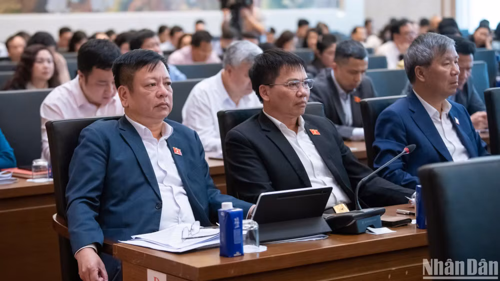 Các đại biểu dự phiên họp chiều 26/3. (Ảnh: DUY LINH)