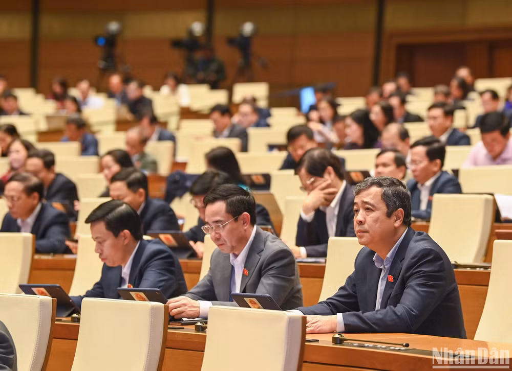 Các đại biểu dự phiên họp. (Ảnh: DUY LINH)