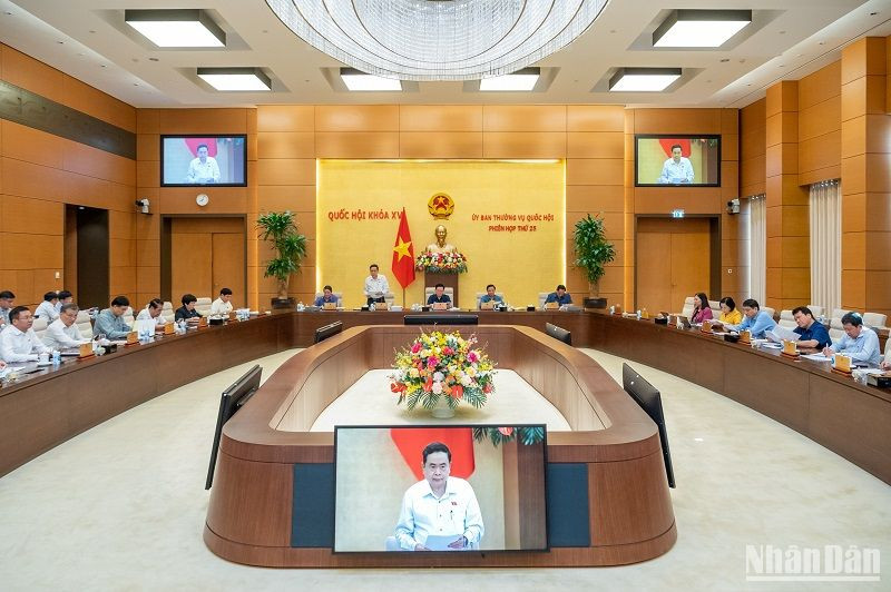 Phó Chủ tịch Thường trực Quốc hội Trần Thanh Mẫn điều hành nội dung thảo luận về dự án Luật Bảo hiểm xã hội (sửa đổi). (Ảnh: DUY LINH)