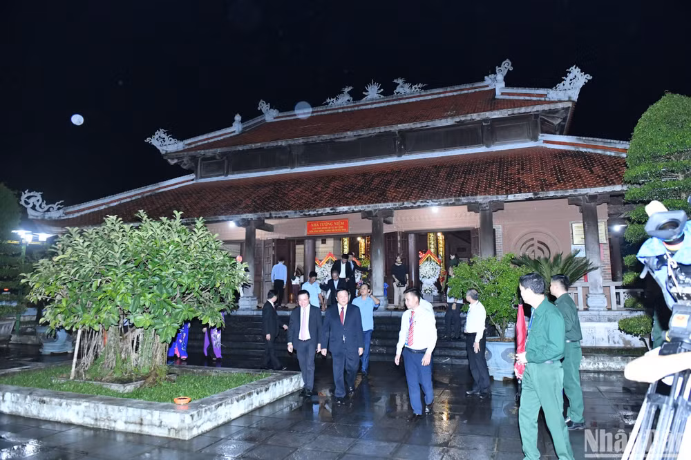 Quang cảnh Nhà tưởng niệm các anh hùng liệt sĩ đã anh dũng hy sinh trên cung đường Truông Bồn huyền thoại.