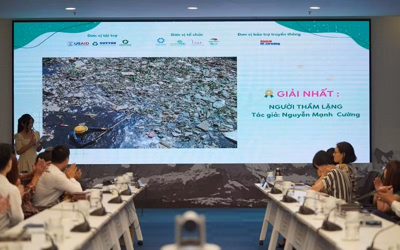 Giải Nhất thuộc về tác phẩm ‘Người thầm lặng’ của tác giả Nguyễn Mạnh Cường. (Ảnh: GreenHub)