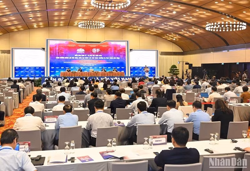 Quang cảnh Phiên toàn thể chiều 19/9. (Ảnh: DUY LINH)