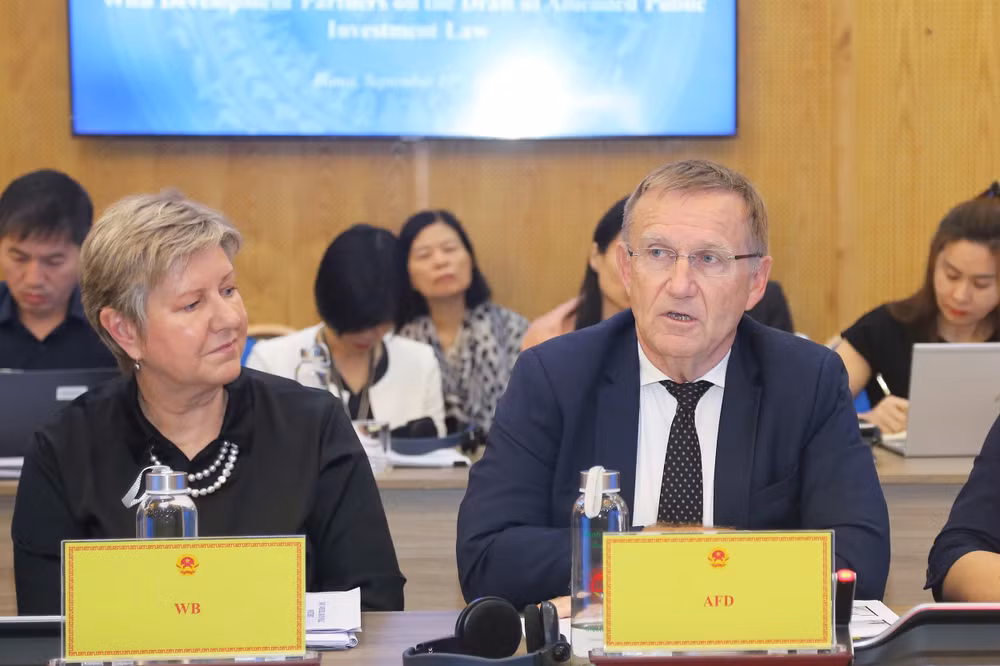 Ông Herve Conan, Giám đốc Quốc gia Việt Nam, Cơ quan phát triển Pháp (AFD) phát biểu. Ông Herve Conan, Giám đốc Quốc gia Việt Nam, Cơ quan phát triển Pháp (AFD) phát biểu.