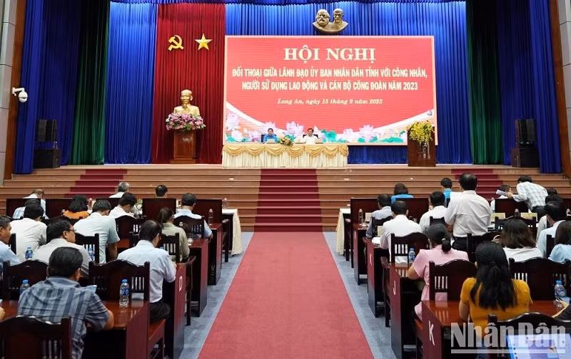 Quang cảnh hội nghị đối thoại.