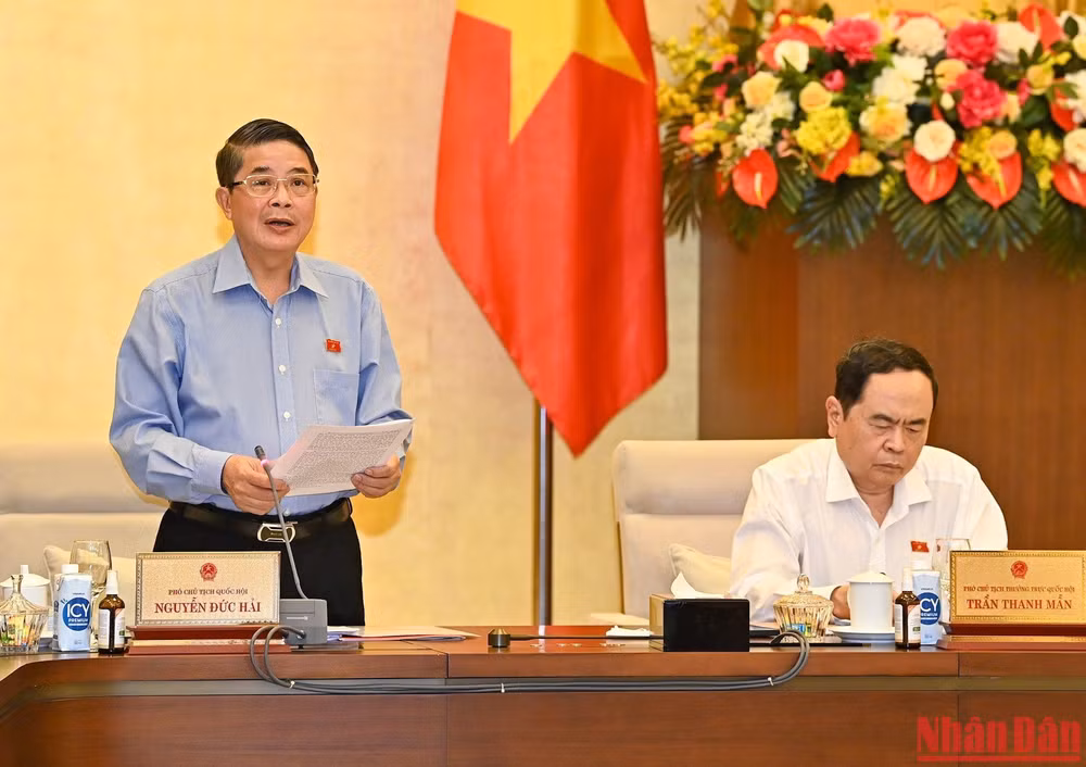 Phó Chủ tịch Quốc hội Nguyễn Đức Hải điều hành nội dung phiên họp. (Ảnh: DUY LINH)