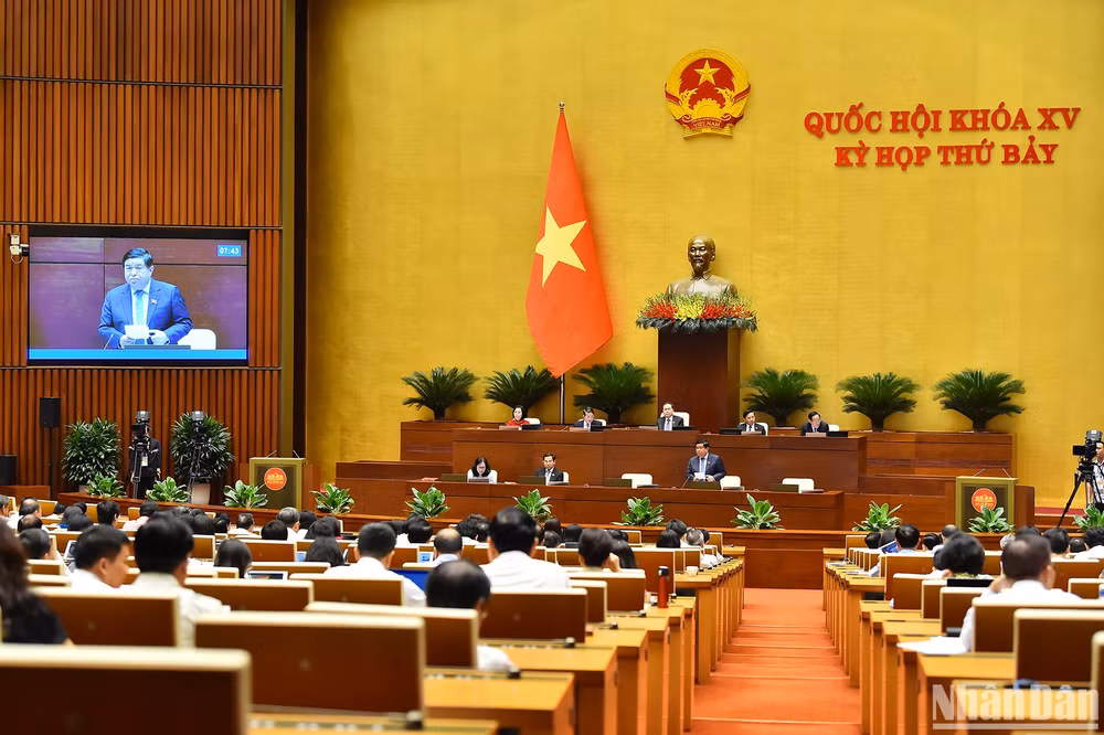 Quang cảnh phiên họp. (Ảnh: THỦY NGUYÊN)