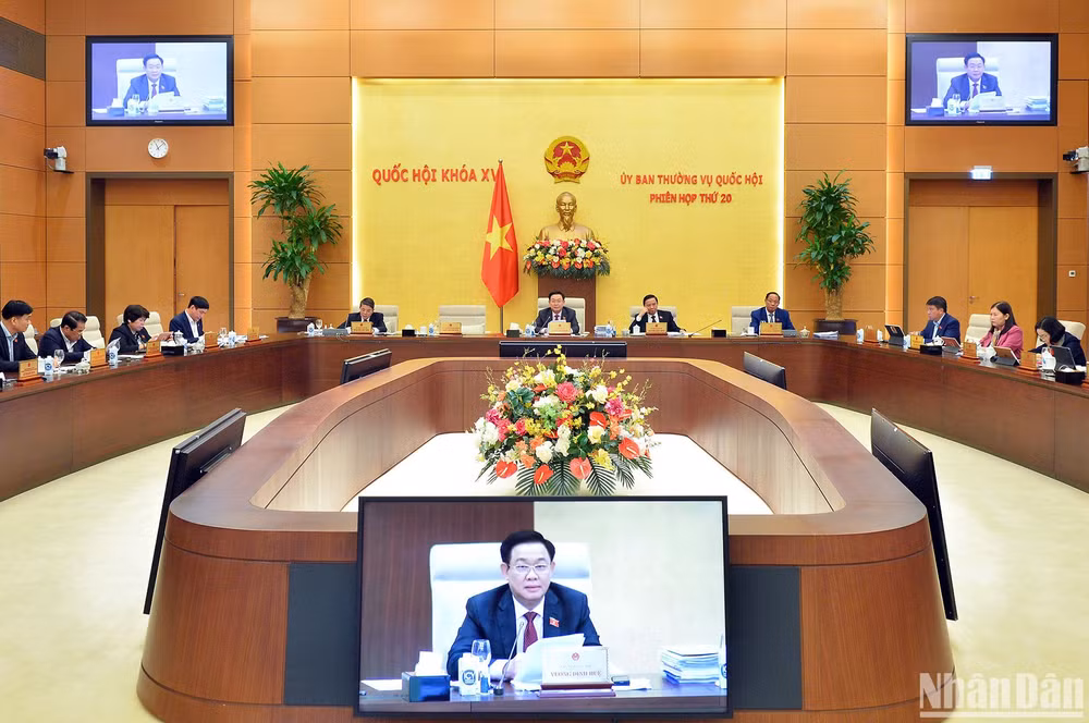 Quang cảnh phiên họp sáng 13/2. (Ảnh: DUY LINH)