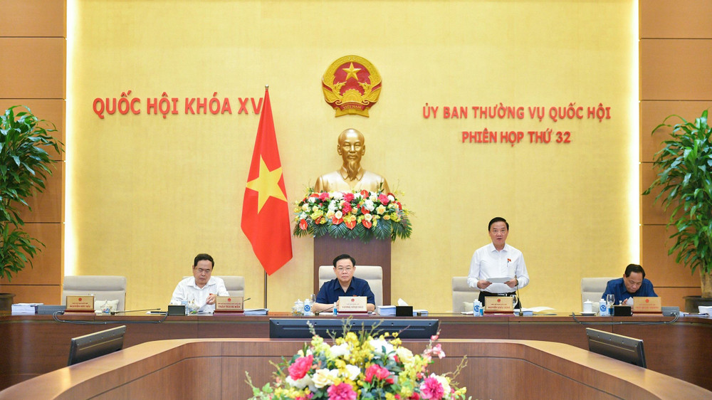Phó Chủ tịch Quốc hội Nguyễn Khắc Định điều hành phiên họp cho ý kiến về dự án Luật Tư pháp người chưa thành niên. (Ảnh: DUY LINH)