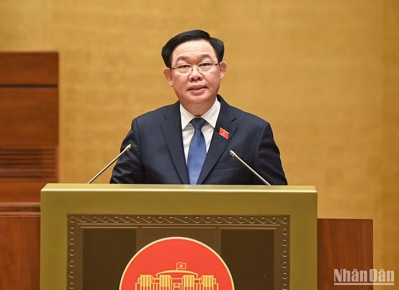 Chủ tịch Quốc hội Vương Đình Huệ phát biểu khai mạc phiên chất vấn. (Ảnh: DUY LINH)