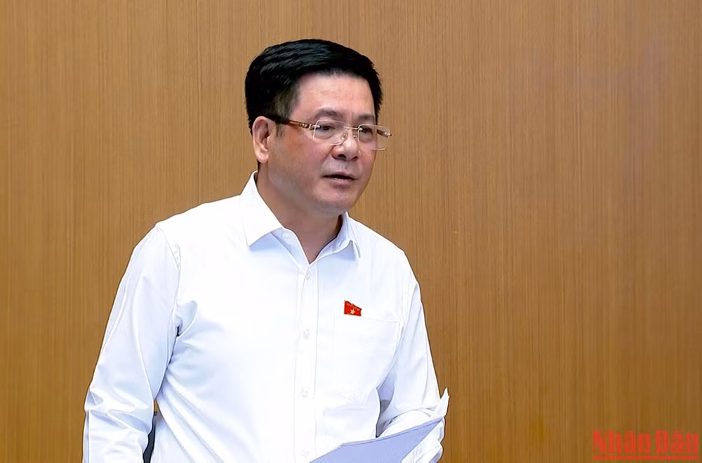 Bộ trưởng Công thương Nguyễn Hồng Diên cho biết room tín dụng cũng ảnh hưởng đến doanh nghiệp kinh doanh xăng dầu thời gian qua.