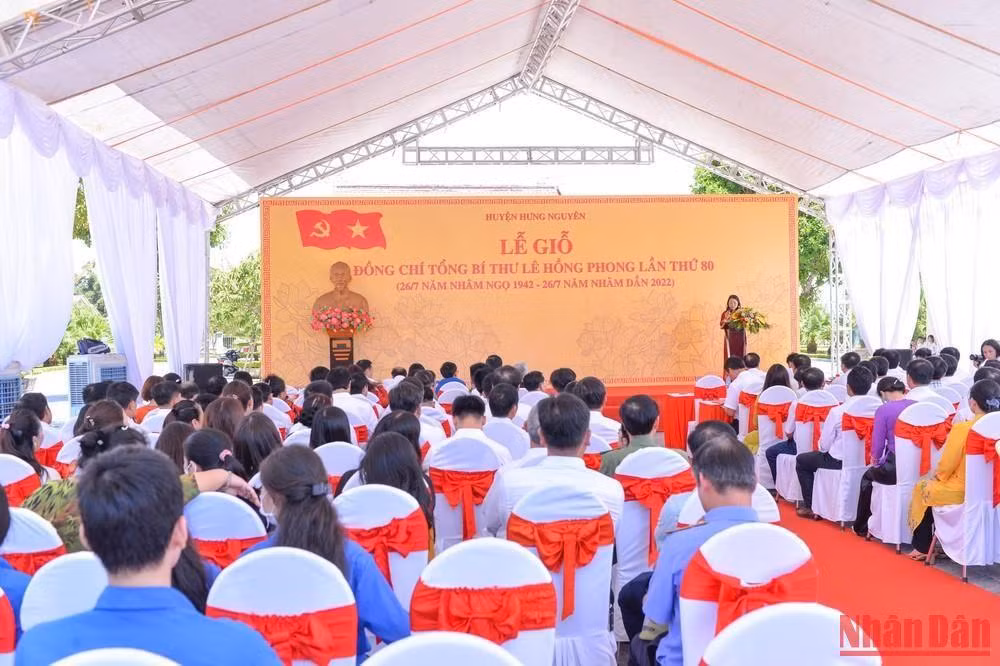 Quang cảnh Lễ giỗ cố Tổng Bí thư Lê Hồng Phong. (Ảnh: Thành Cường)