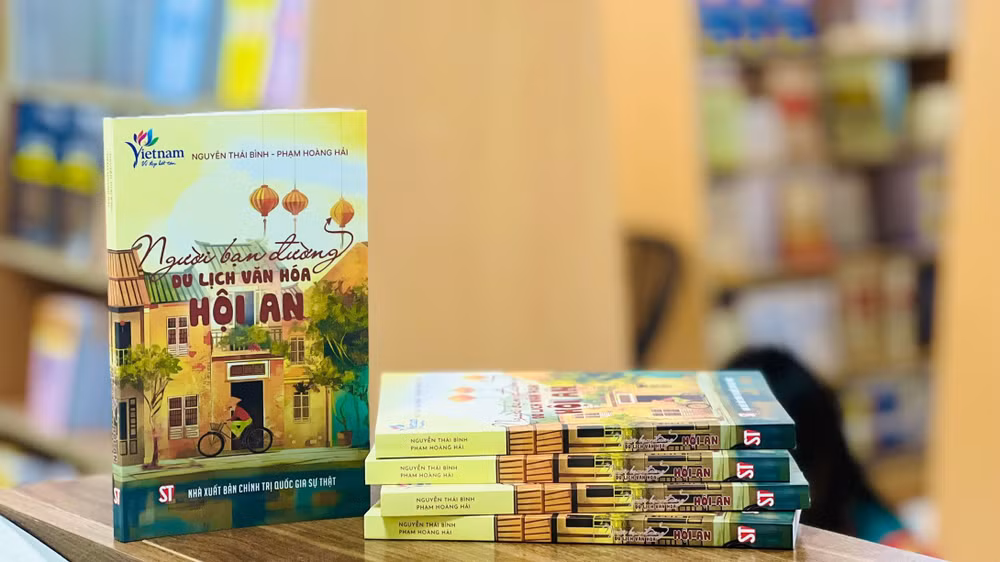 Cuốn sách “Người bạn đường du lịch văn hóa Hội An” vừa được Nhà xuất bản Chính trị quốc gia Sự thật ấn hành.