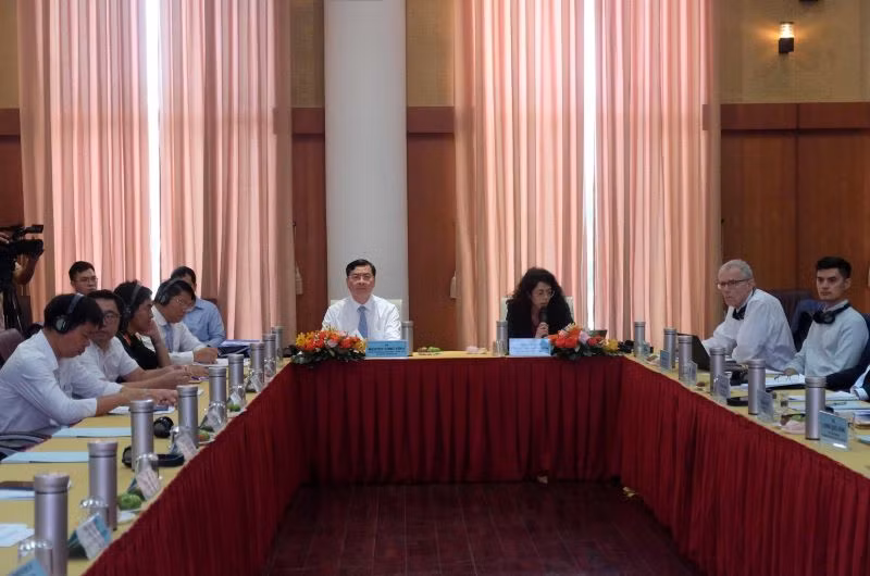 Phó Chủ tịch Ủy ban nhân dân tỉnh Bà Rịa-Vũng Tàu Nguyễn Công Vinh chủ trì hội thảo.