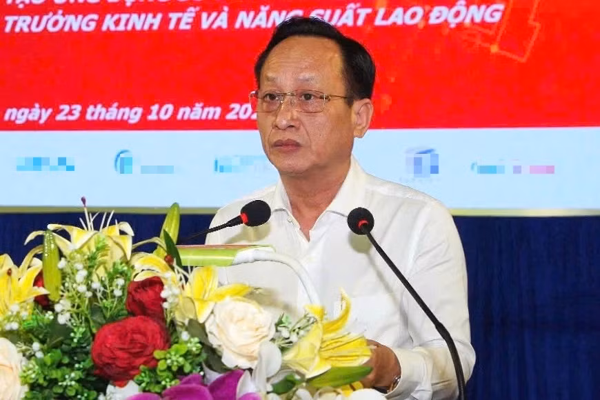 Chủ tịch tỉnh Bạc Liêu Phạm Văn Thiều phát biểu tại hội thảo Chuyển đổi số tỉnh Bạc Liêu. (Ảnh: CTV).