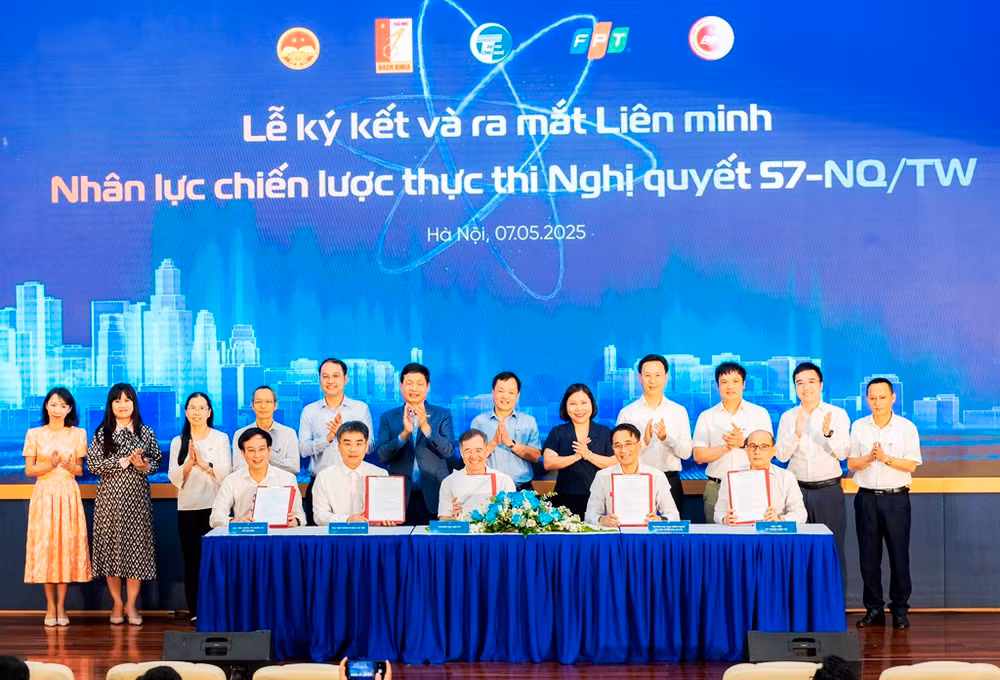 Lễ ký kết ra mắt Liên minh Nhân lực chiến lược thực thi Nghị quyết 57-NQ/TW diễn ra chiều 5/7 tại Hà Nội.