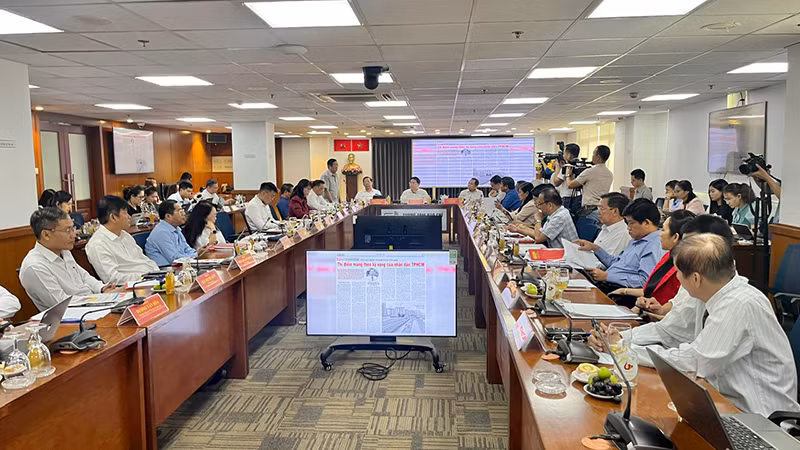 Quang cảnh buổi tọa đàm.