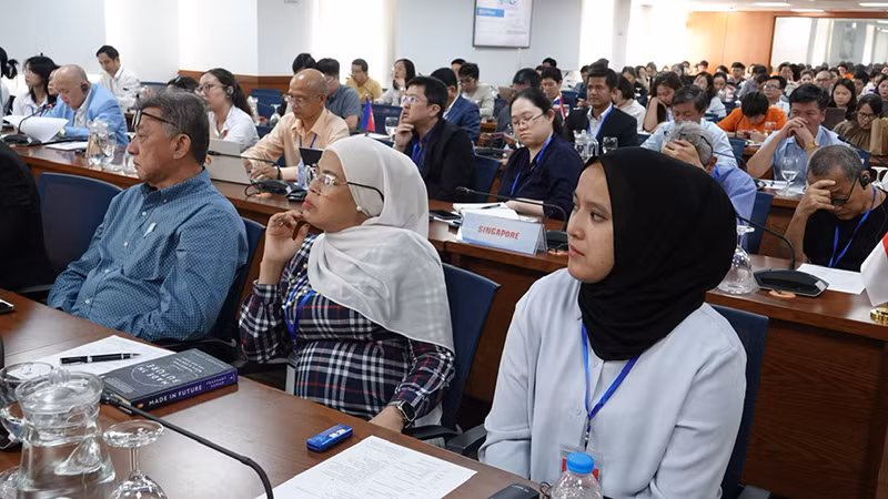 Các đại biểu tham dự hội thảo.