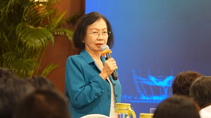 Bà Nguyễn Thị Khánh, Chủ tịch Hiệp hội du lịch Thành phố Hồ Chí Minh phát biểu tại buổi họp báo.