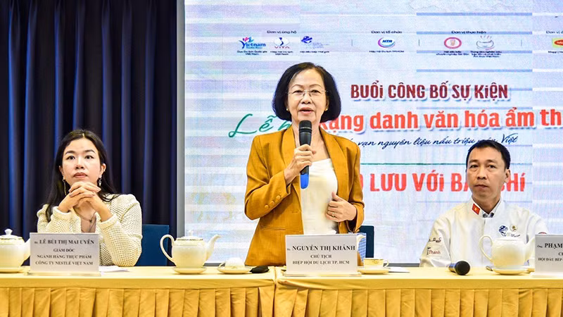 Đại diện Ban tổ chức thông tin về Lễ hội "Rạng danh văn hóa ẩm thực Việt".