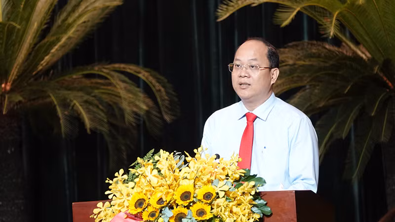 Phó Bí thư Thành ủy Thành phố Hồ Chí Minh Nguyễn Hồ Hải phát biểu chỉ đạo tại hội nghị.