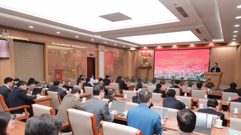 Toàn cảnh hội nghị.