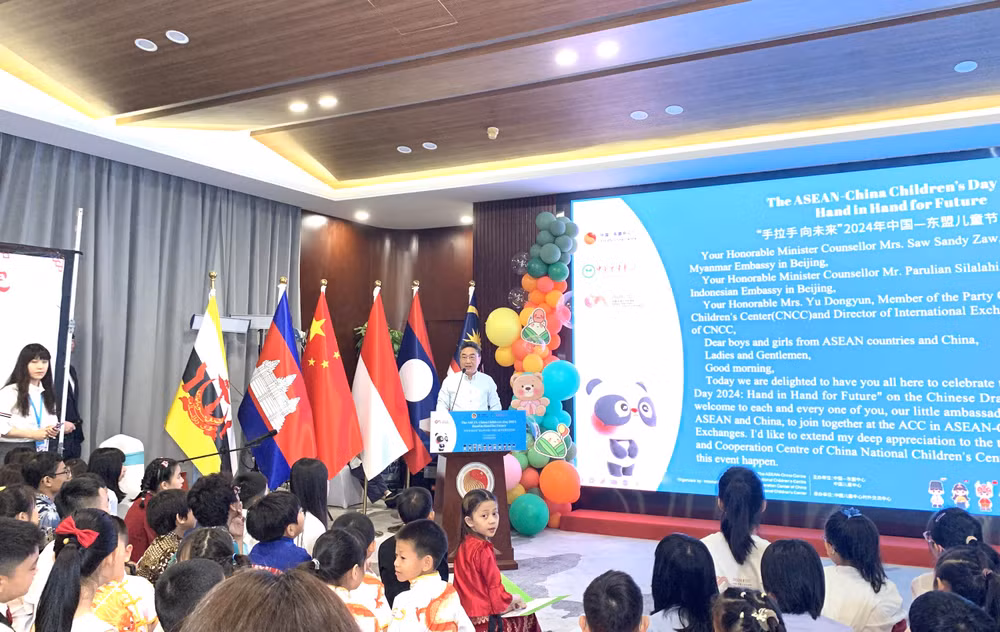 Ông Shi Zhongjun, Tổng Thư ký Trung tâm ASEAN-Trung Quốc phát biểu tại sự kiện.