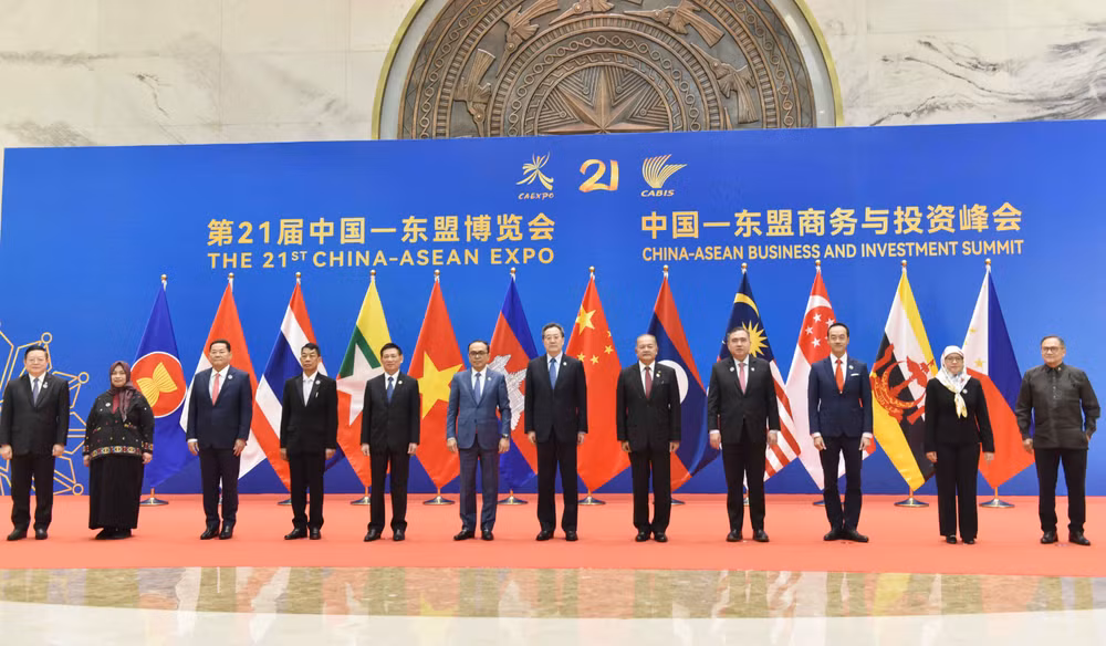 Lãnh đạo Trung Quốc và các nước ASEAN tại lễ khai mạc.