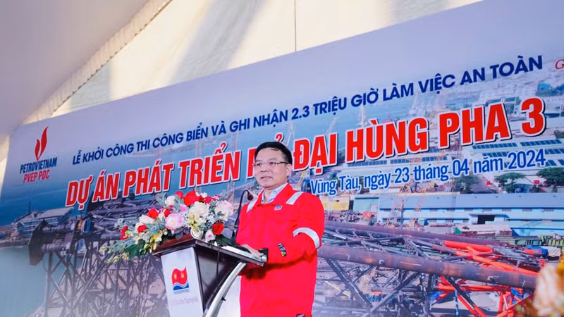 Chủ tịch Hội đồng thành viên PVN Lê Mạnh Hùng phát biểu tại buổi lễ.