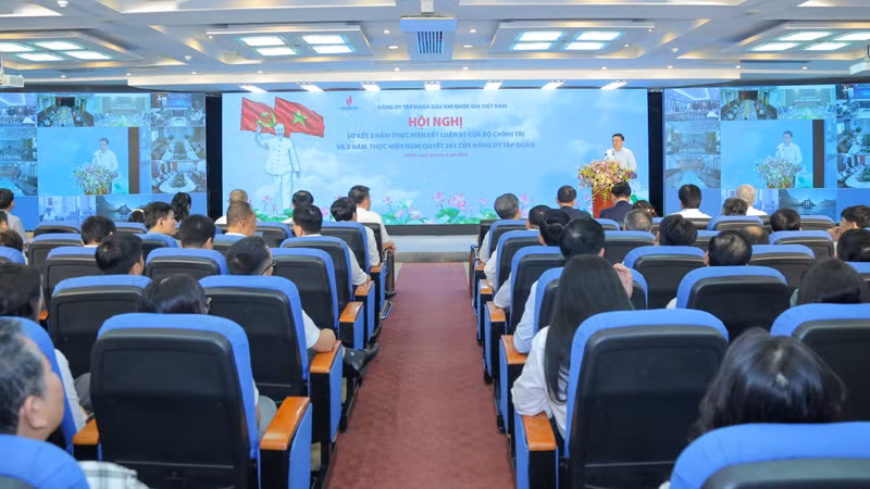 Toàn cảnh hội nghị.