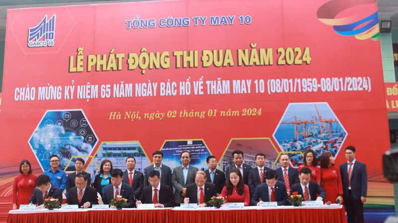 Lễ ký kết giao ước thi đua.