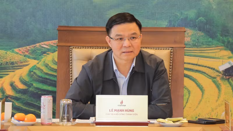 Chủ tịch Hội đồng thành viên PVN Lê Mạnh Hùng. Chủ tịch Hội đồng thành viên PVN Lê Mạnh Hùng.