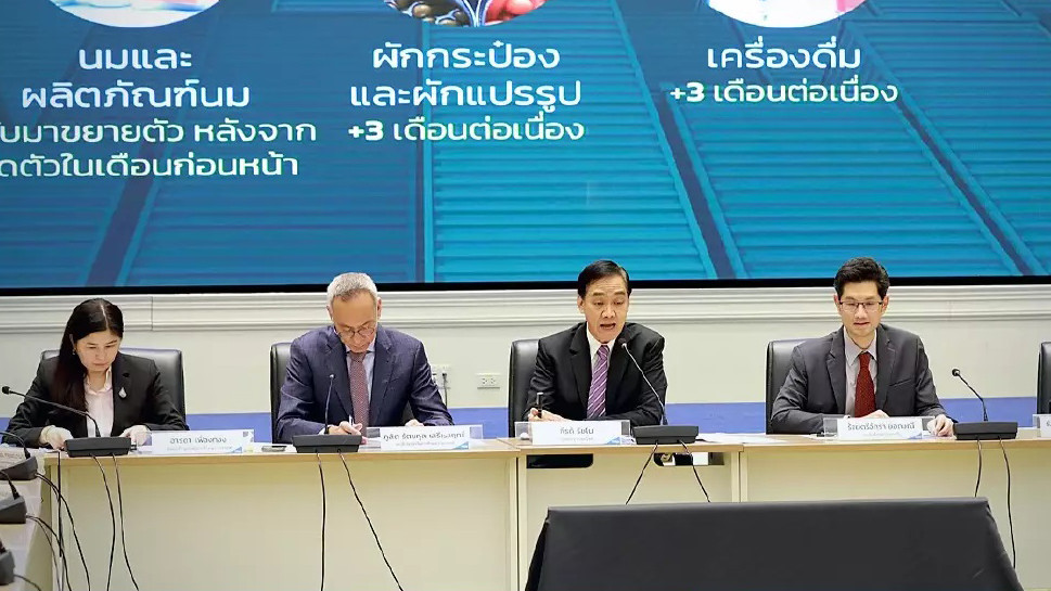 Bí thư thường trực Bộ Thương mại Thái Lan Kirati Ratchano tại buổi họp báo. (Ảnh: Nation)