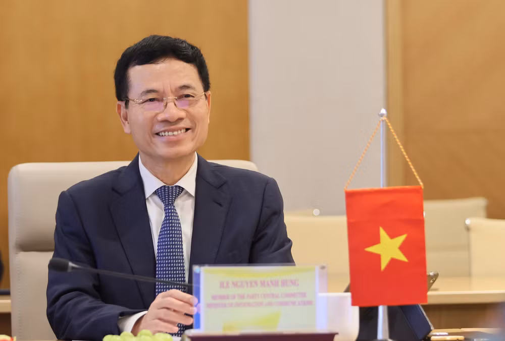 Bộ trưởng Nguyễn Mạnh Hùng tại buổi tiếp và làm việc với Đoàn đại biểu Đảng Cách mạng (CCM) cầm quyền Tanzania.