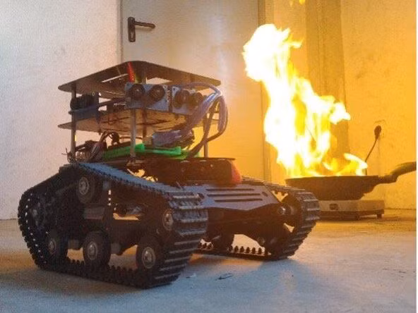 Robot có thể tiếp cận đám cháy. Ảnh: Fernández Talavera và các cộng sự.