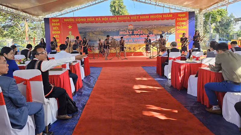 Ngày hội Đại Đoàn kết làng Ia Nueng xã Biển Hồ, thành phố Plei Ku.