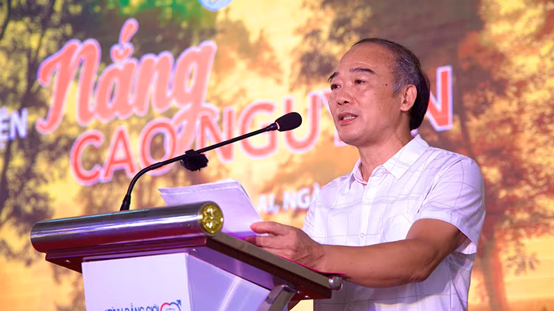 Ông Ngô Duy Ứng, Phó giám đốc Bảo tàng Phụ nữ Việt Nam phát biểu khai mạc sự kiện.