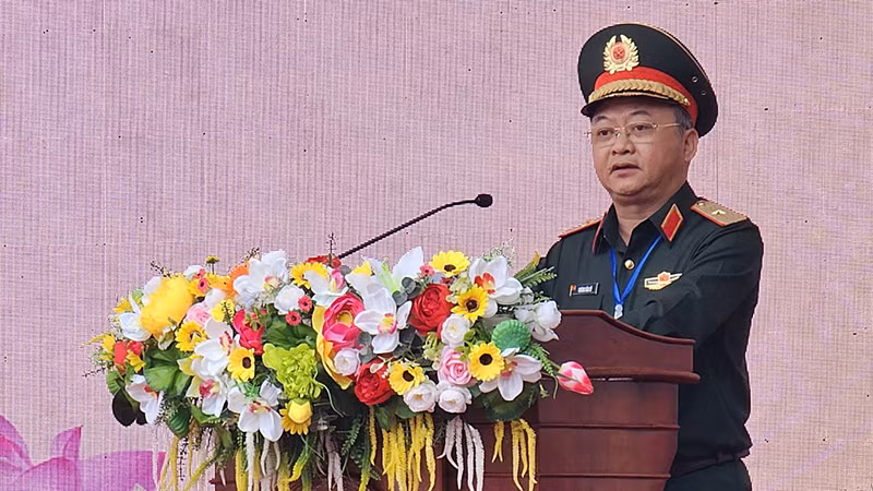 Thiếu tướng Hoàng Văn Sỹ, Phó Bí thư Đảng ủy, Tư lệnh Binh đoàn 15 phát biểu chỉ đạo hội thi.