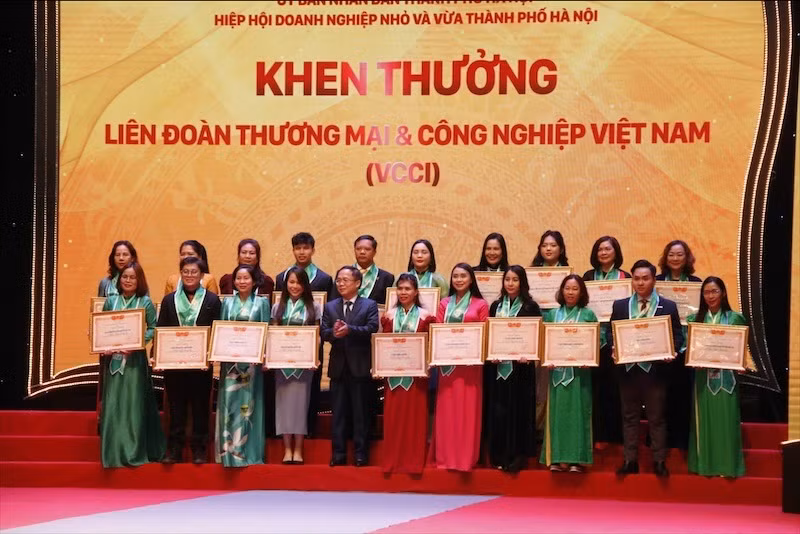 Liên đoàn Thương mại và Công nghiệp Việt Nam (VCCI) biểu dương các doanh nghiệp.