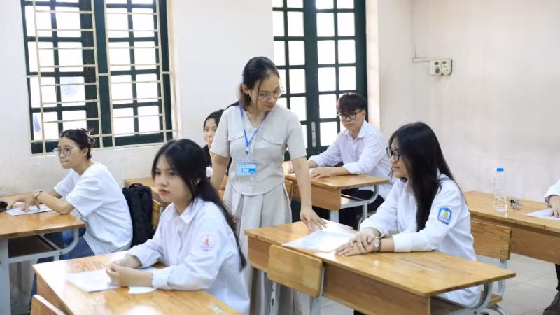 Thí sinh thi tốt nghiệp THPT năm 2024 tại Hà Nội. (Ảnh: QUANG THÁI)