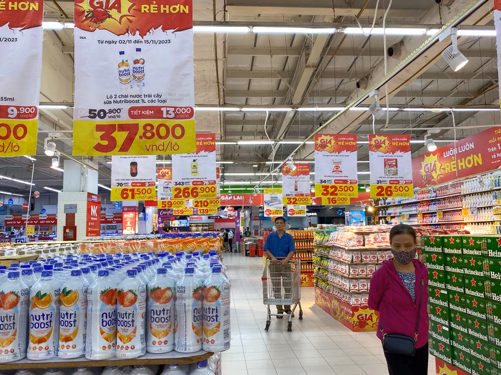 Hàng nghìn sản phẩm giảm giá tại siêu thị Big C Thăng Long.