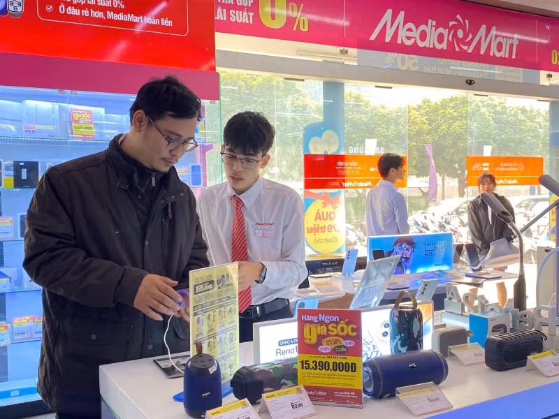 Siêu thị điện máy Mediamart chạy nhiều chương trình giảm giá sốc.