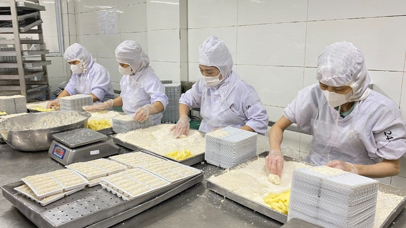 Sản xuất tại Công ty TNHH Công ty TNHH chế biến thực phẩm Đông Đô. Sản xuất tại Công ty TNHH Công ty TNHH chế biến thực phẩm Đông Đô.