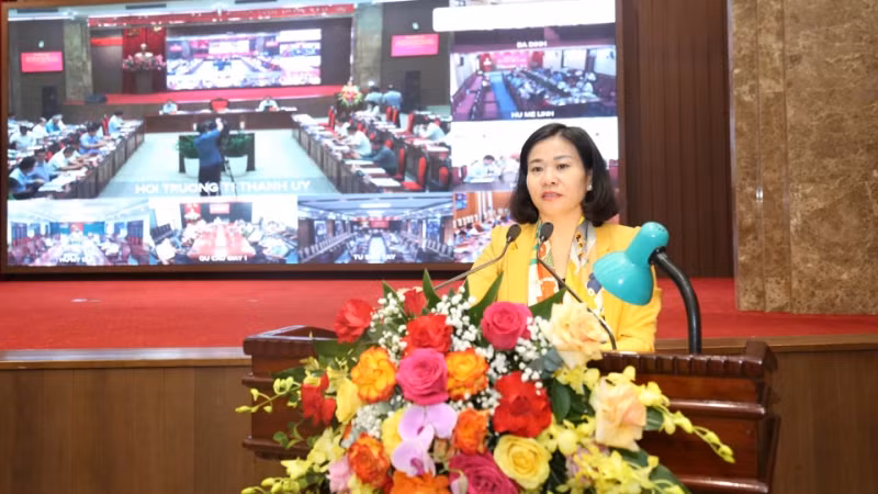 Phó Bí thư Thường trực Thành ủy Hà Nội Nguyễn Thị Tuyến phát biểu kết luận Hội nghị.