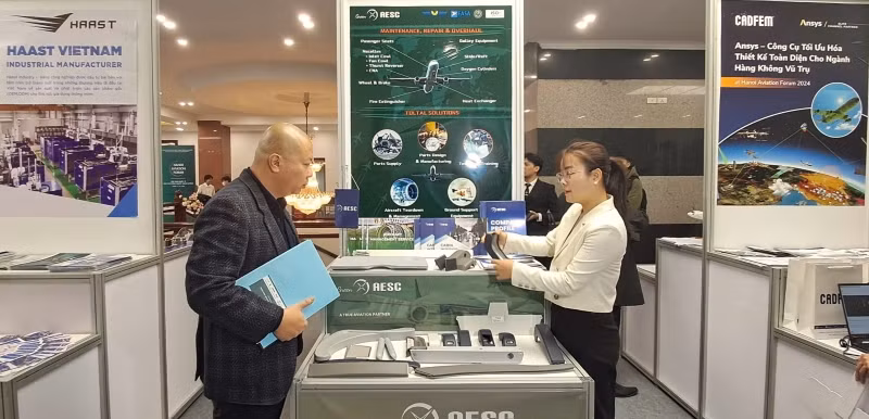 Các doanh nghiệp trong lĩnh vực công nghiệp hỗ trợ có thể tìm kiếm các cơ hội tham gia vào chuỗi cung ứng, sản xuất của ngành công nghiệp hàng không. Các doanh nghiệp trong lĩnh vực công nghiệp hỗ trợ có thể tìm kiếm các cơ hội tham gia vào chuỗi cung ứng, sản xuất của ngành công nghiệp hàng không.