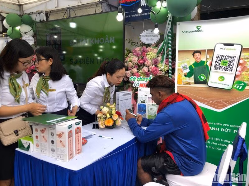 Rất nhiều ứng dụng thanh toán số, thanh toán không dùng tiền mặt đã được triển khai.