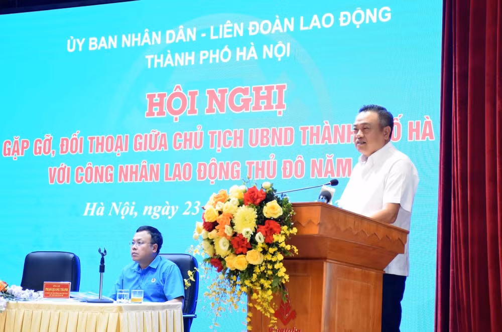 Chủ tịch UBND thành phố Hà Nội phát biểu tại Hội nghị.