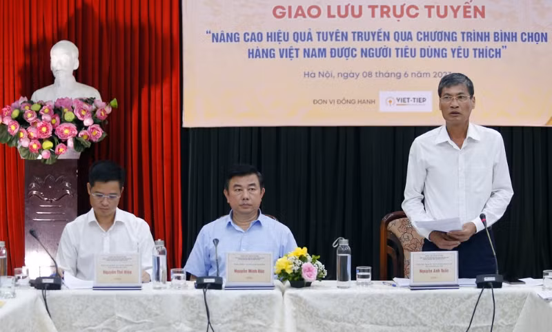 Các đại biểu đóng góp ý kiến tại buổi giao lưu trực tuyến.