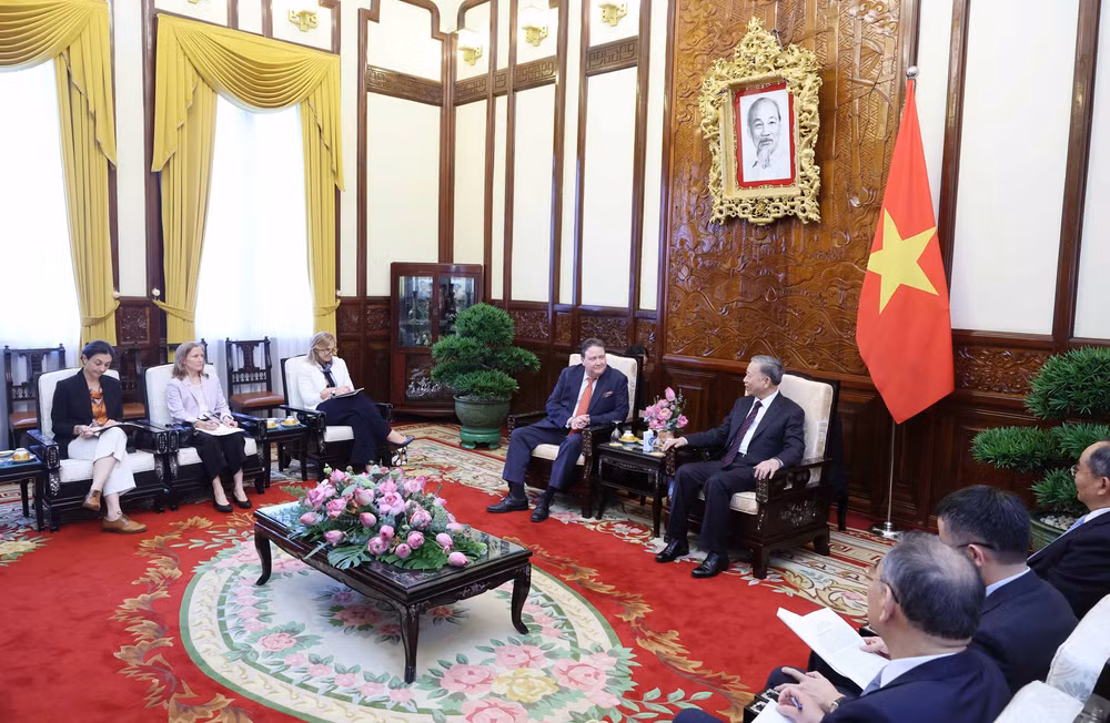 Chủ tịch nước Tô Lâm tiếp Đại sứ Hoa Kỳ tại Việt Nam Marc Knapper. (Ảnh: TTXVN)